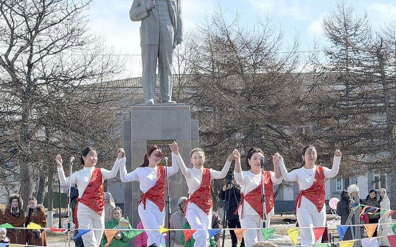 СВЕТЛЫЙ ПРАЗДНИК ПЕРВОМАЙ 0+