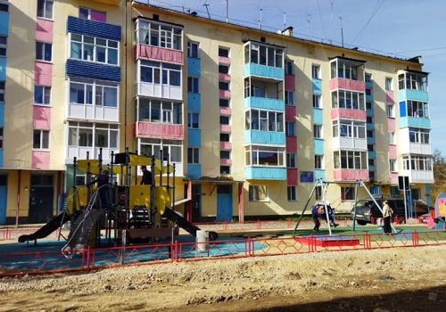 В колымском поселке Стекольный завершили работы по программе «1000 дворов»