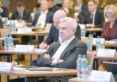 ЯНВАРСКИЕ  СЛУШАНИЯ:  ДАЛЬНИЙ ВОСТОК КАК ОБРАЗЕЦ  ДЛЯ ВСЕЙ СТРАНЫ 12+