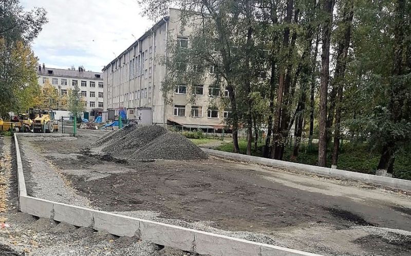 Колымский Усть-Омчуг к середине сентября получит первую асфальтированную дорогу