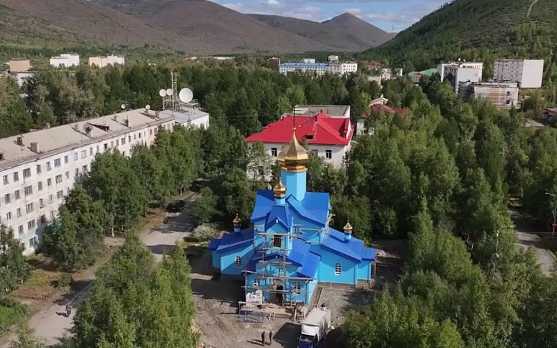 Новая деревянная церковь откроется в колымском Ягодном этой осенью