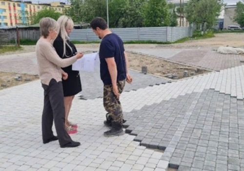 В колымском поселке Ола создают благоустроенную рыночную площадь
