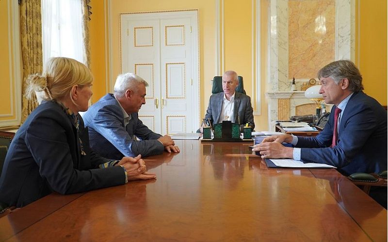 Губернатор Колымы Сергей Носов встретился с министром спорта РФ Олегом Матыциным