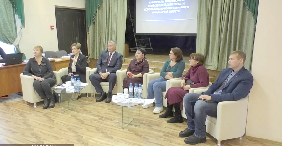 ЗА КРУГЛЫМ 1